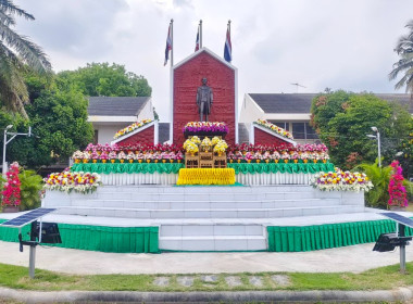 ร่วมพิธีวางพานพุ่มถวายสักการะพระราชวรวงศ์เธอ ... พารามิเตอร์รูปภาพ 1